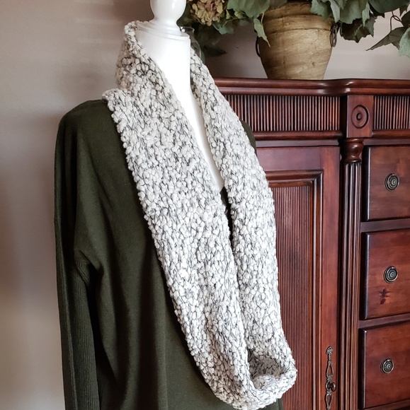 Infinity Scarf - Picture 2 of 5